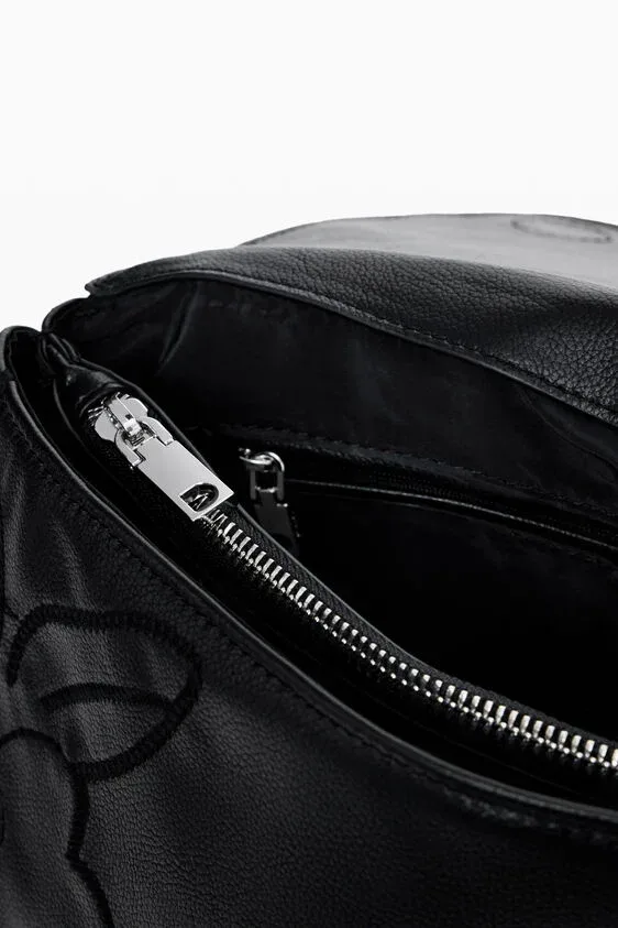 DESIGUAL ΣΑΚΙΔΙΟ ΠΛΑΤΗΣ 24WAKP17/2000 ΜΑΥΡΟ 30 DESIGUAL ΣΑΚΙΔΙΟ ΠΛΑΤΗΣ 24WAKP17/2000 ΜΑΥΡΟ Γυναικείες τσάντες 30